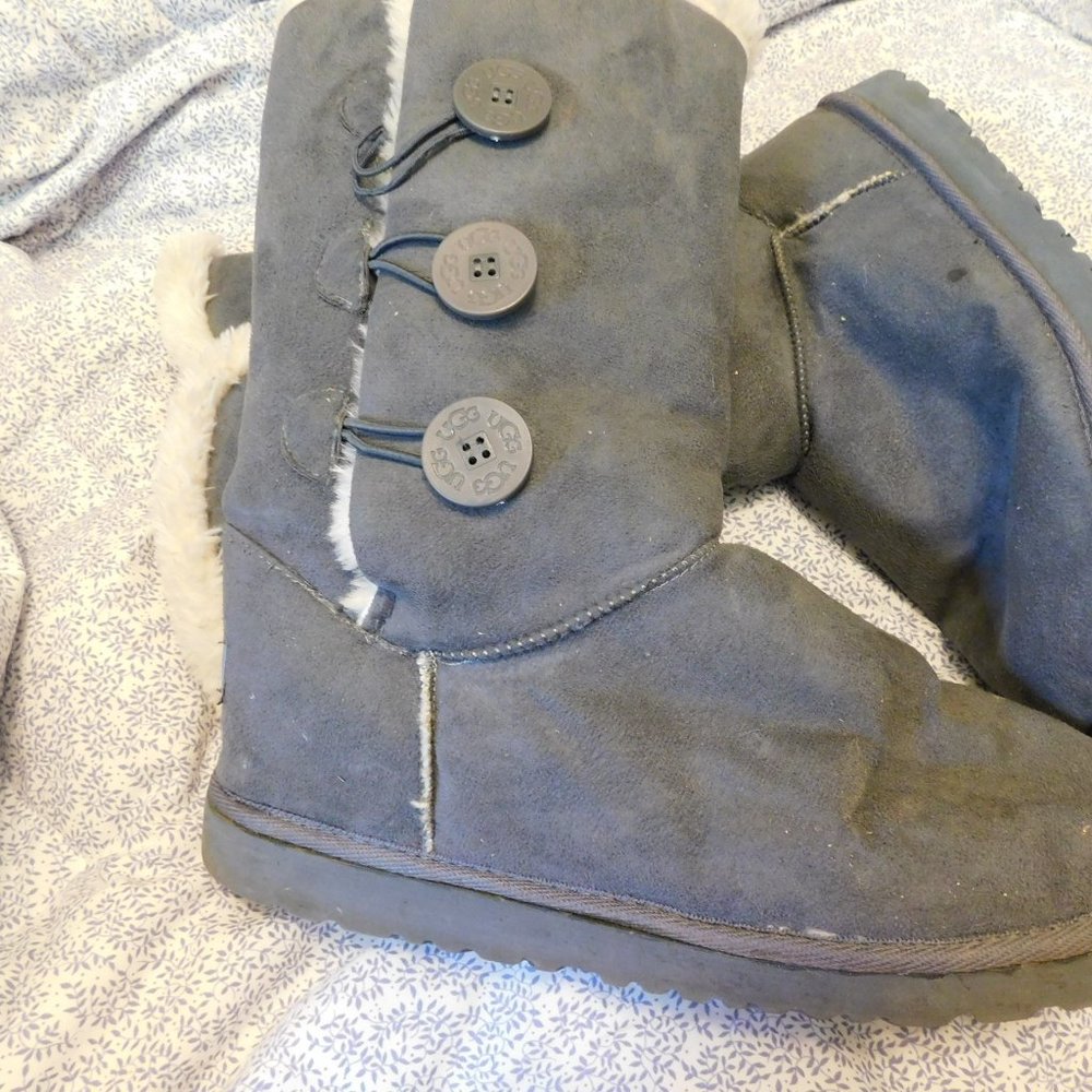 UGGs - Grey Baily Button Style - Size 10